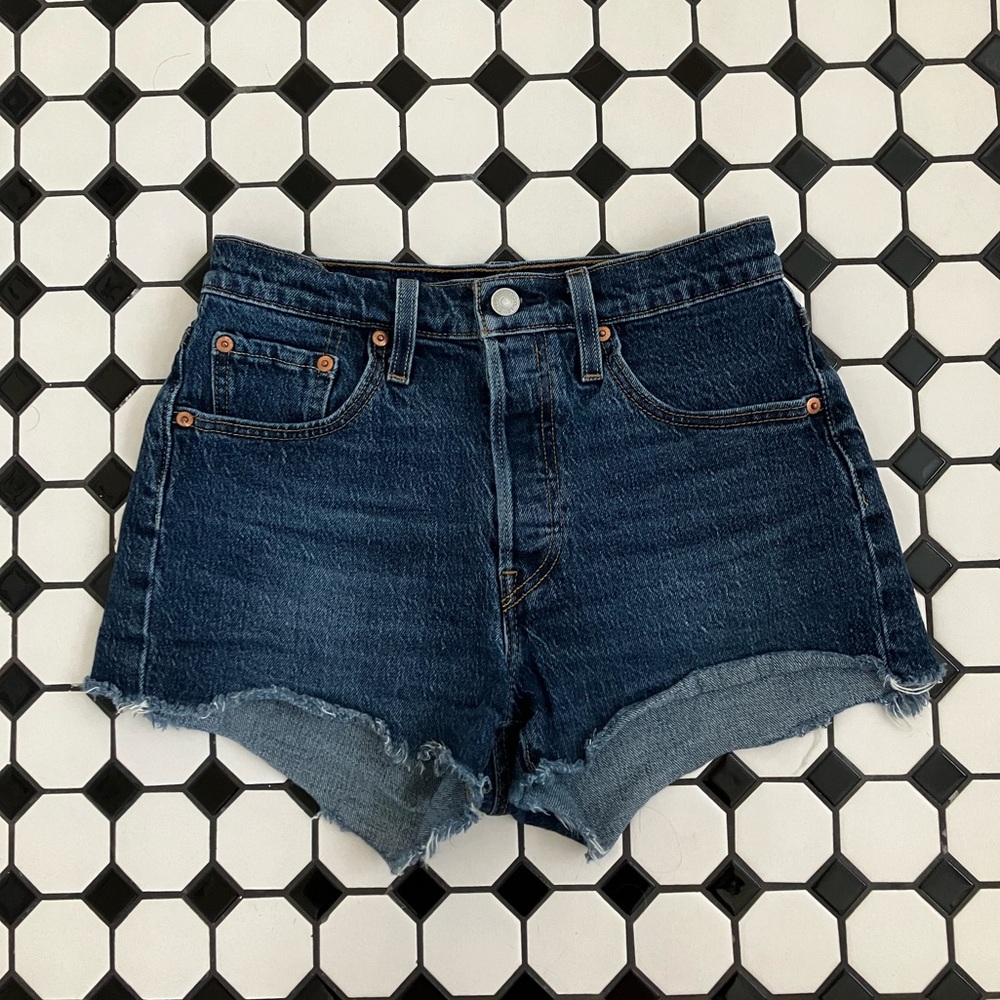 Levi's women’s dark wash 501’s